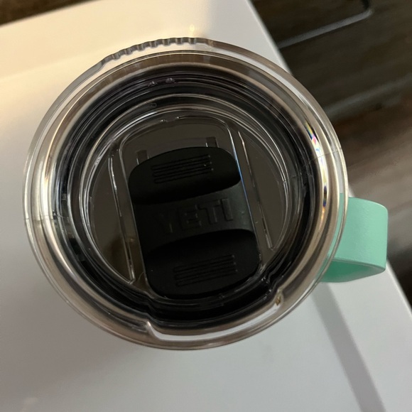 YETI Turquoise Travel Mug - Picture 2 of 3